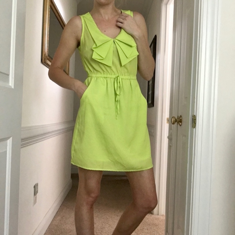 Medium, Lime Green Sleeveless Dress w Pockets